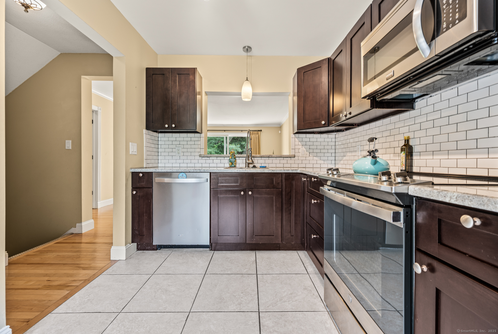 956 South Main Street 956