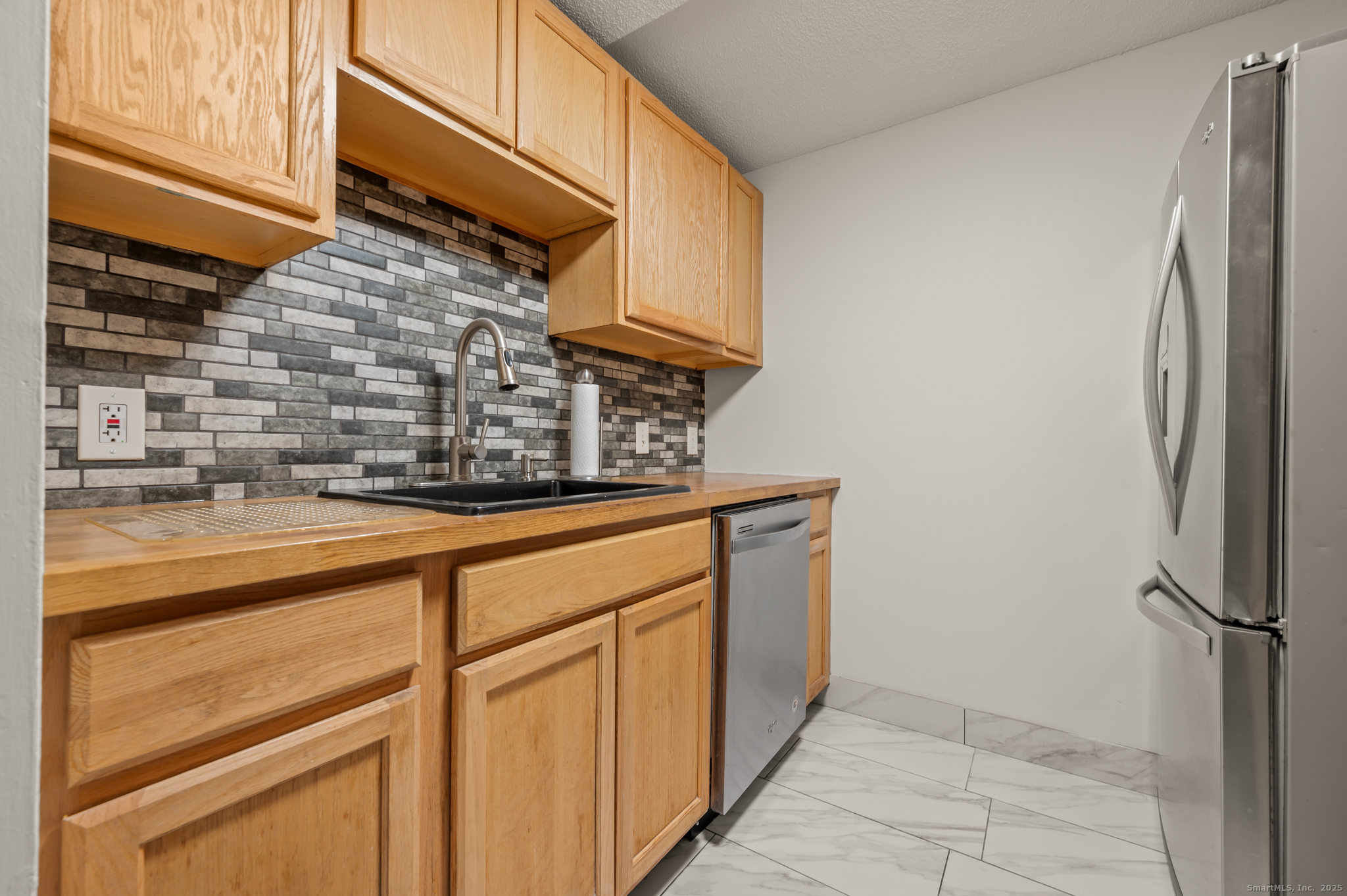 1 Russell Street APT 15