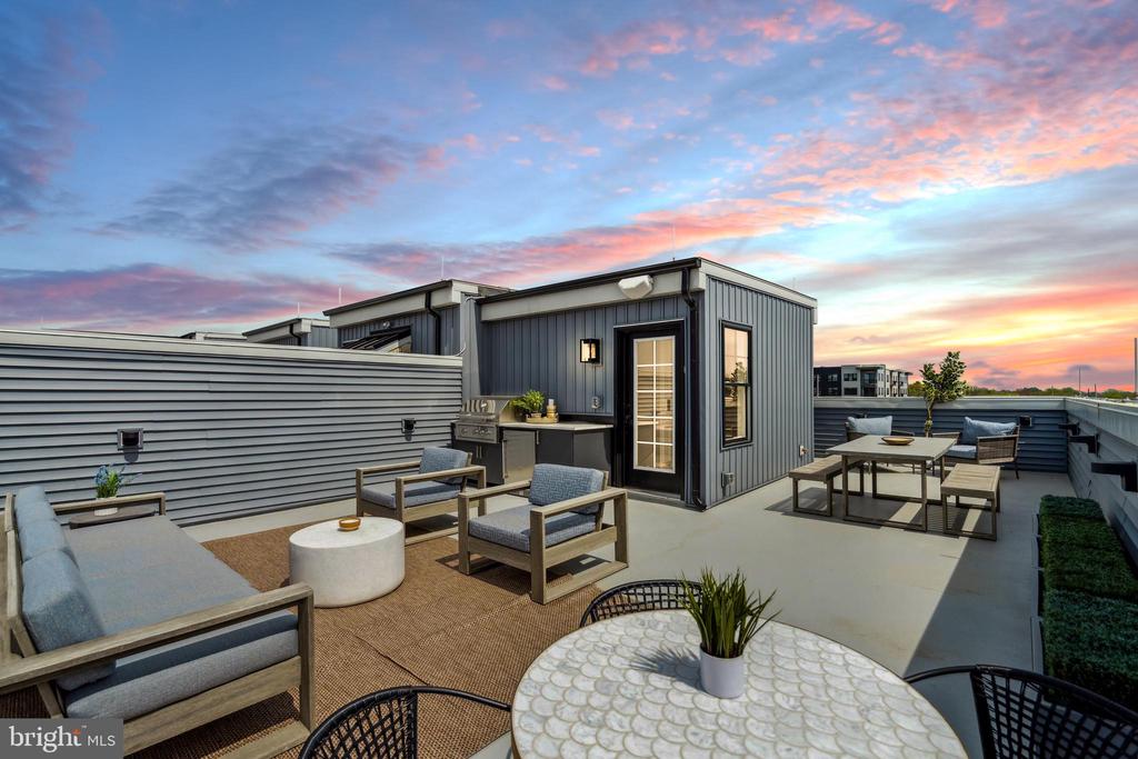326 SQUIRE DRIVE Unit: 21C