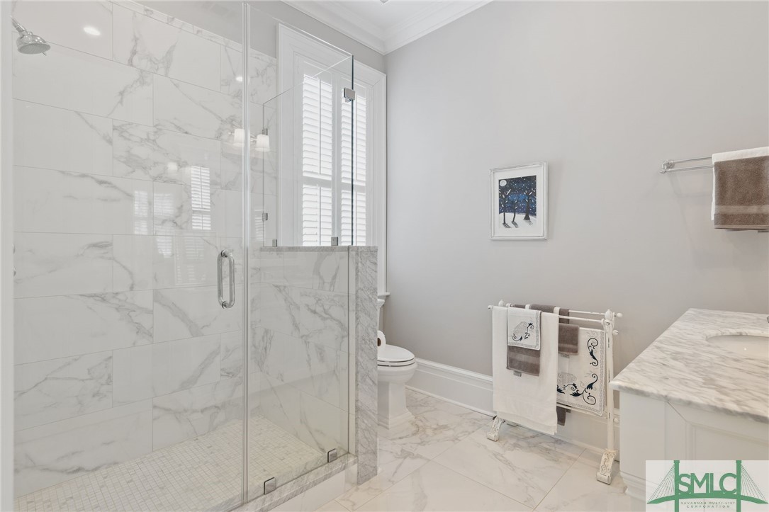22 W Harris Street