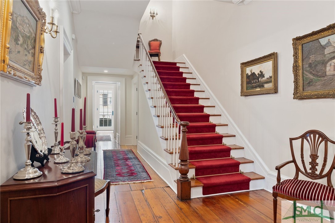 22 W Harris Street