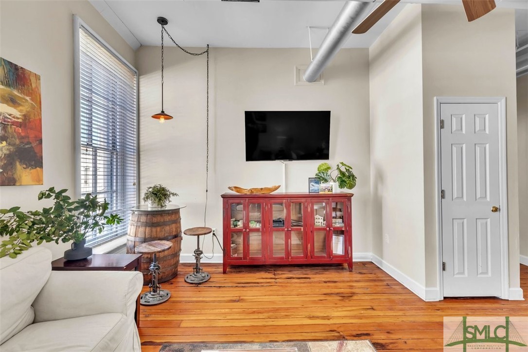 105 Whitaker Street 302