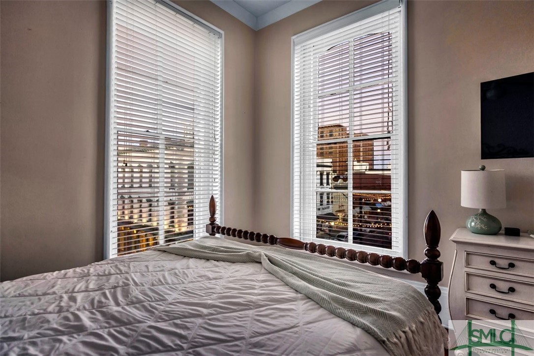 105 Whitaker Street 302