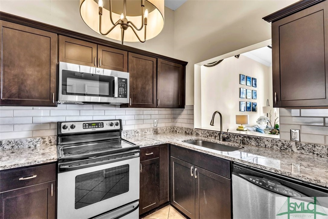 105 Whitaker Street 302