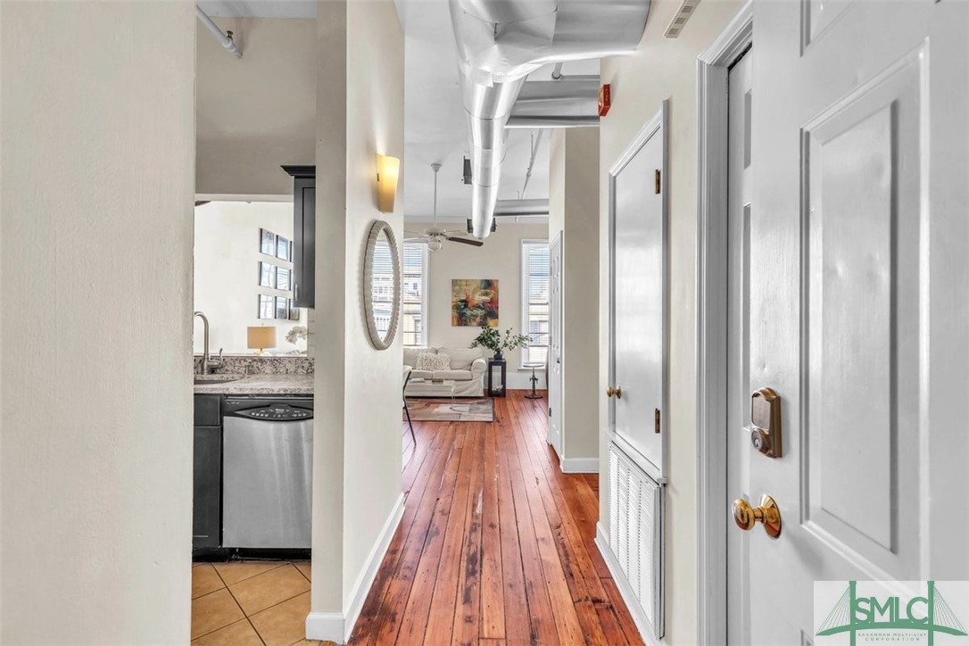 105 Whitaker Street 302