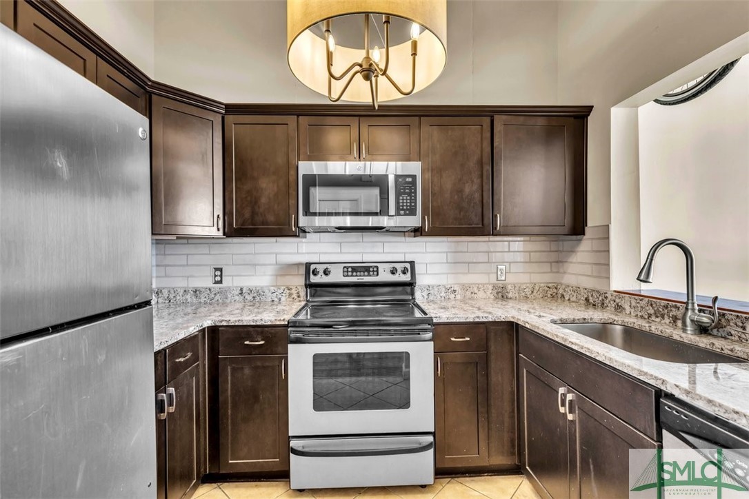 105 Whitaker Street 302