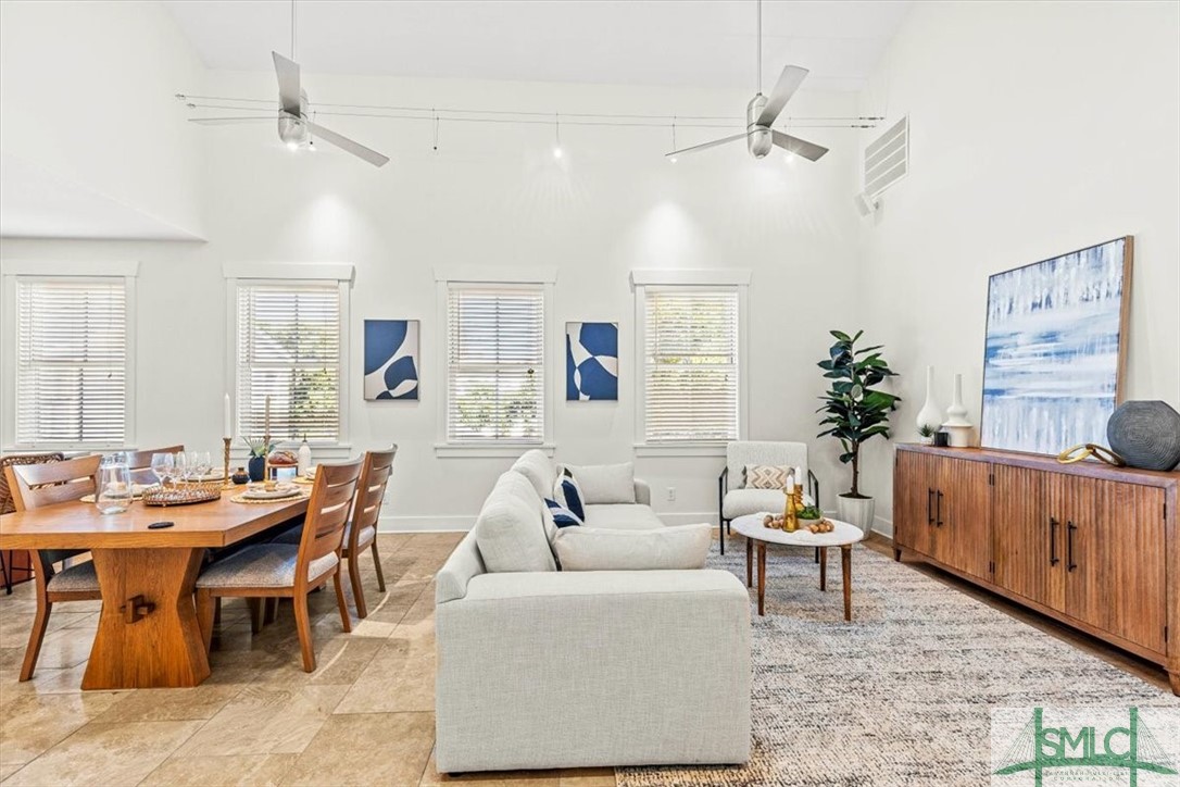 222 E Waldburg Street B