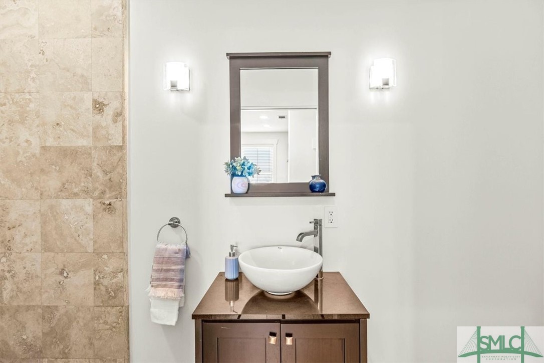 222 E Waldburg Street B