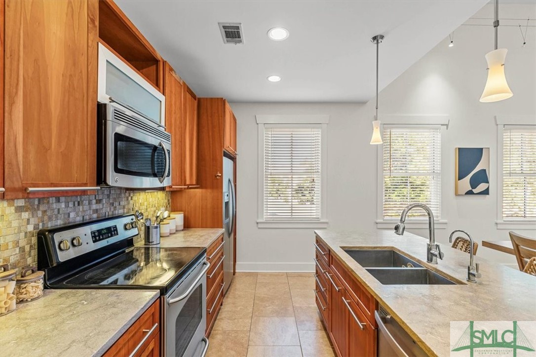 222 E Waldburg Street B