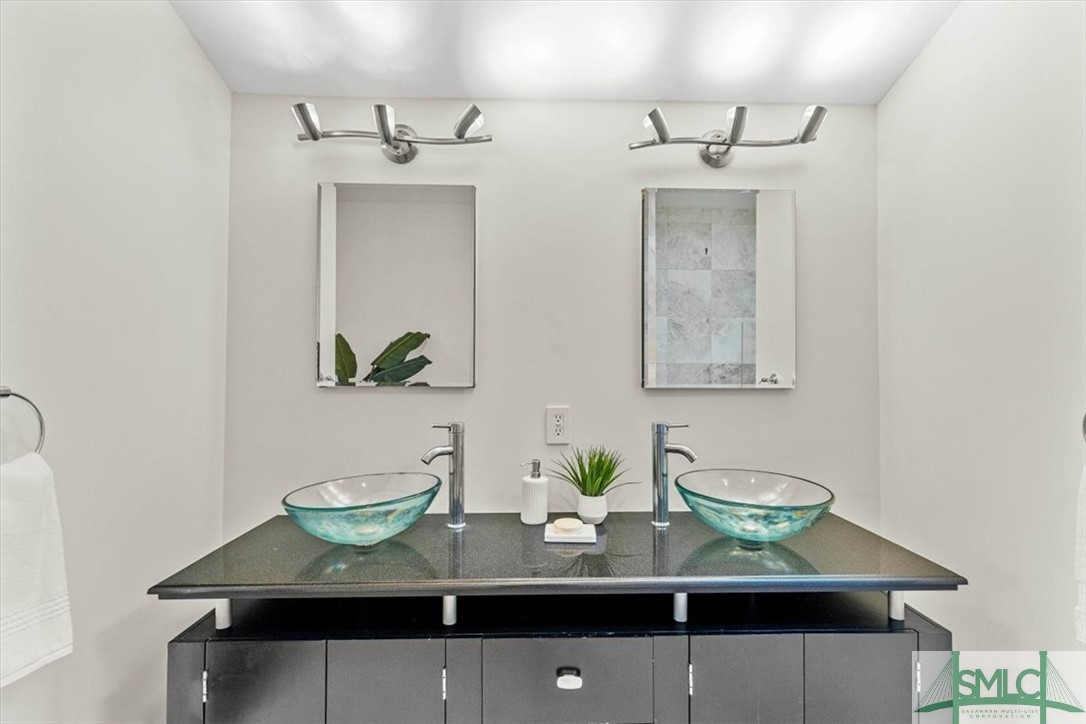 222 E Waldburg Street B