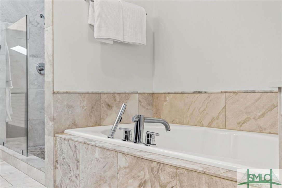 222 E Waldburg Street B