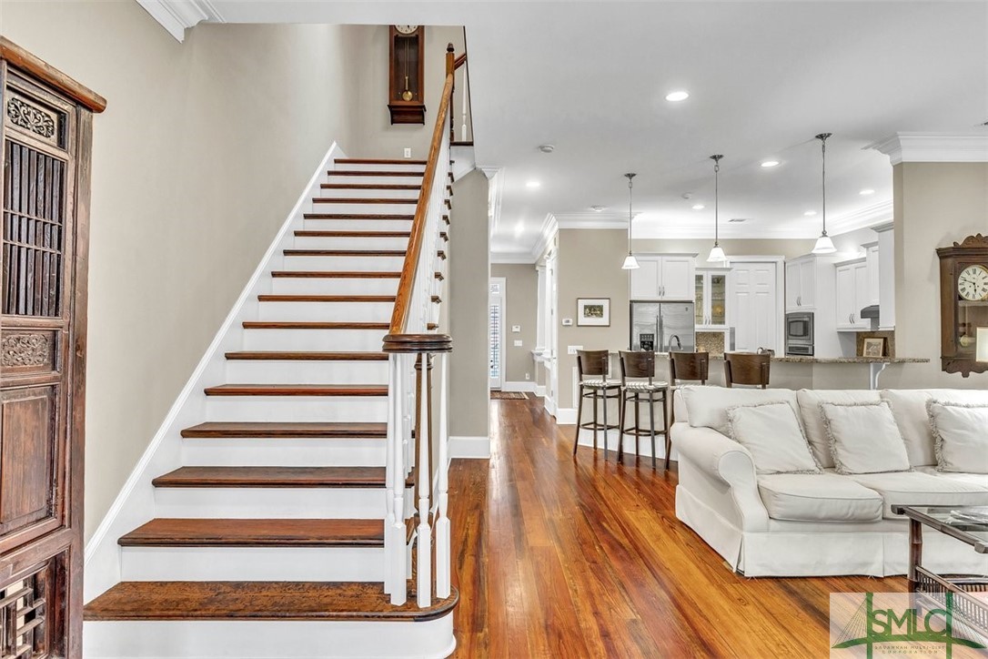 313 W Taylor Street