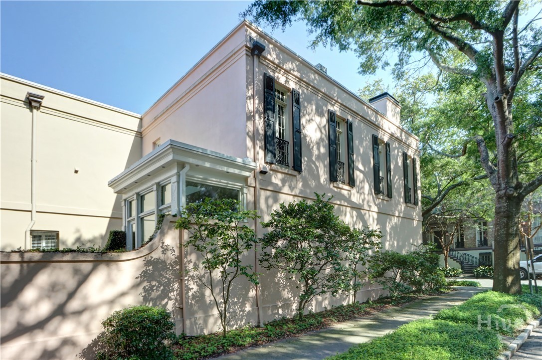 112 W Gordon Street
