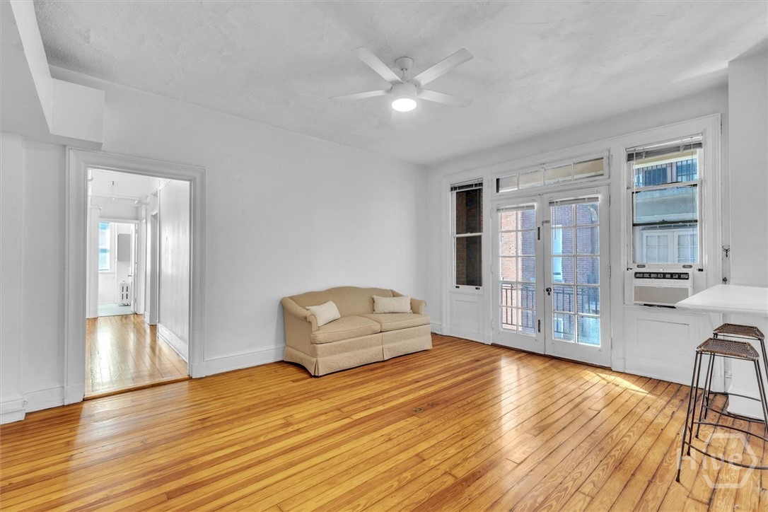 24 E Liberty Street 42