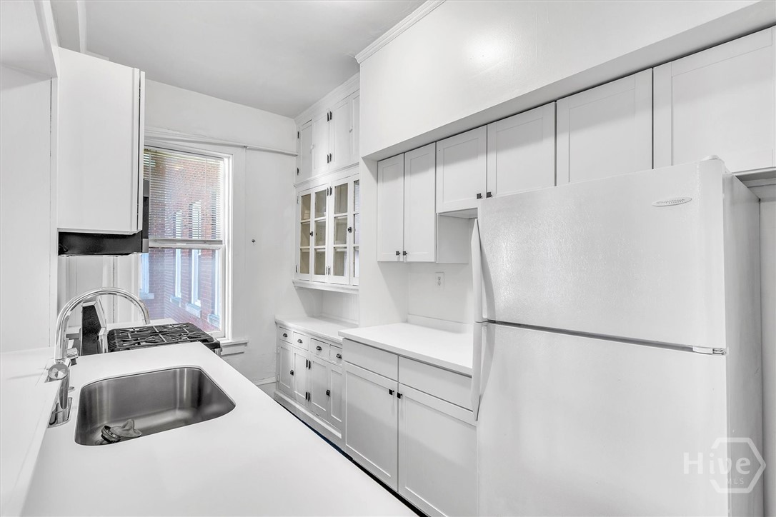 24 E Liberty Street 42