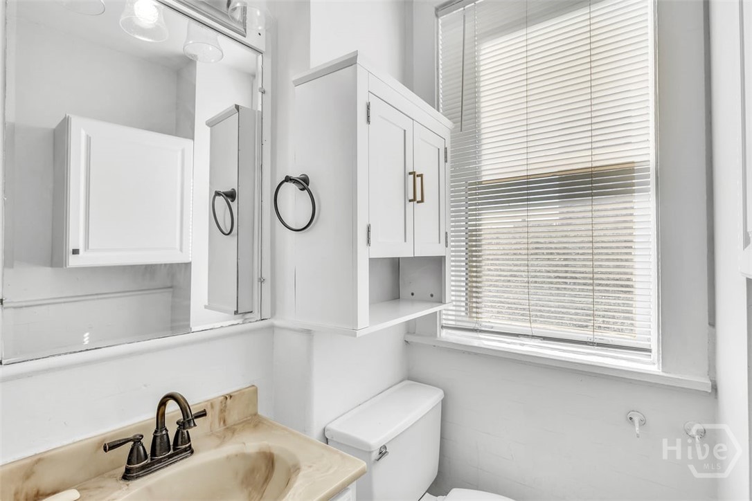 24 E Liberty Street 42