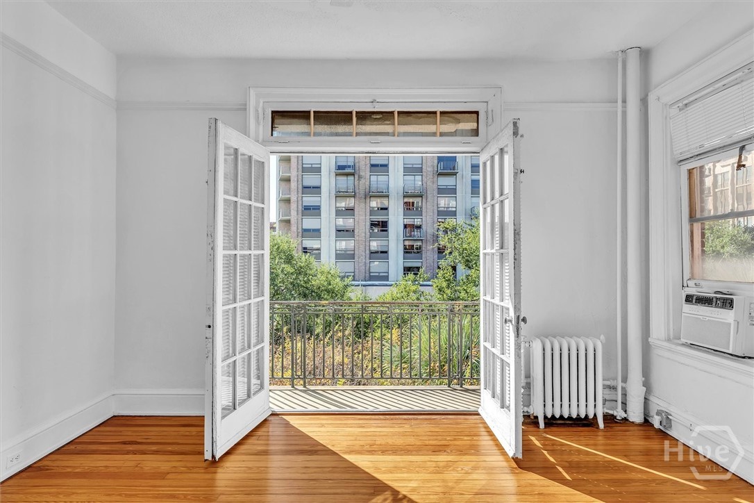 24 E Liberty Street 42