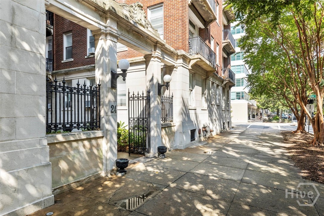 24 E Liberty Street 42