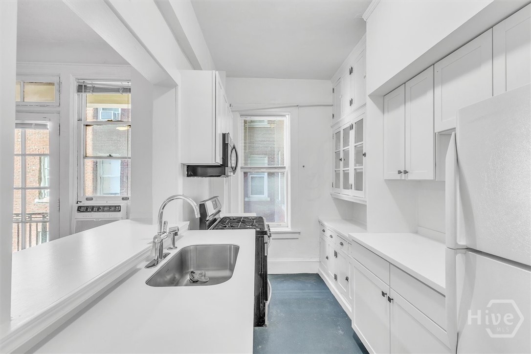 24 E Liberty Street 42