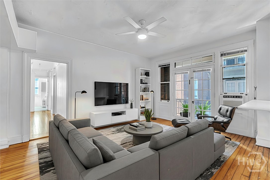 24 E Liberty Street 42