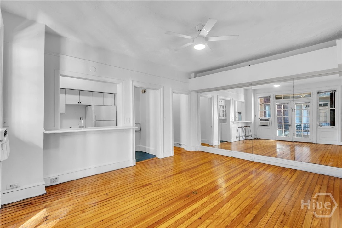 24 E Liberty Street 42