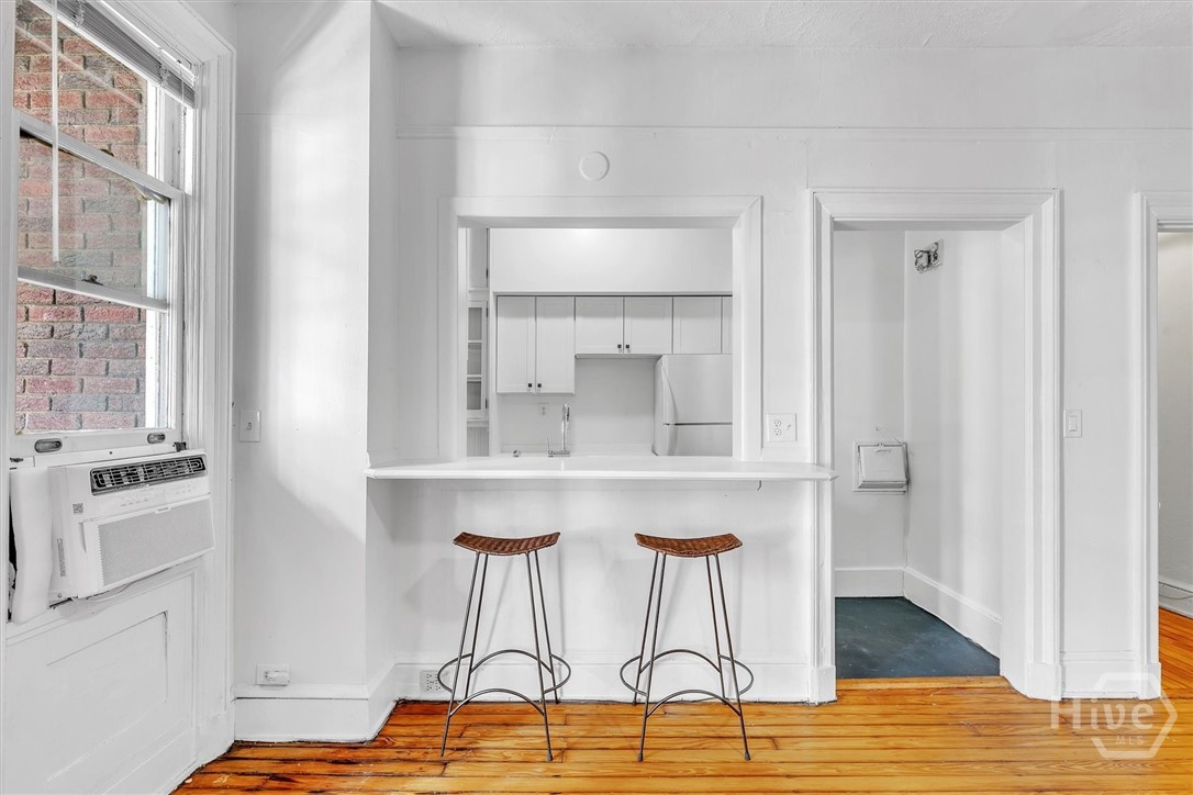 24 E Liberty Street 42