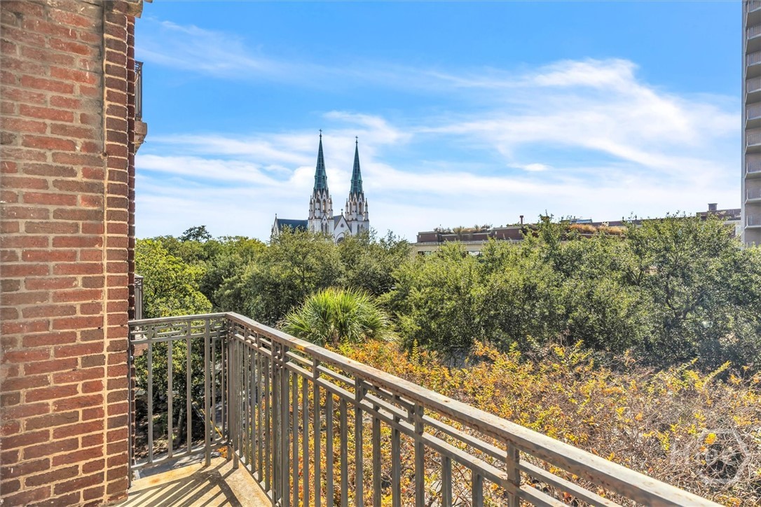 24 E Liberty Street 42