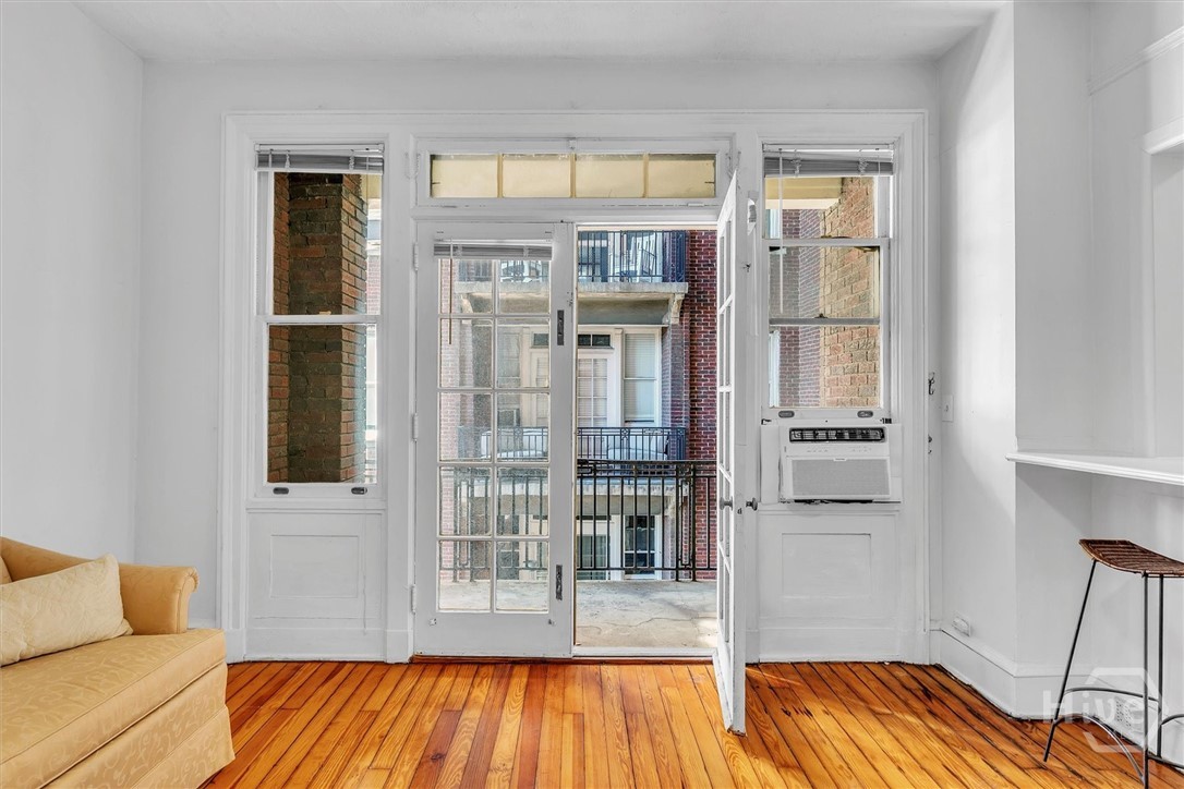 24 E Liberty Street 42