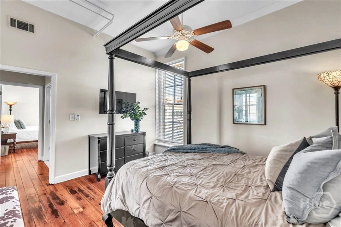 105 Whitaker Street 302