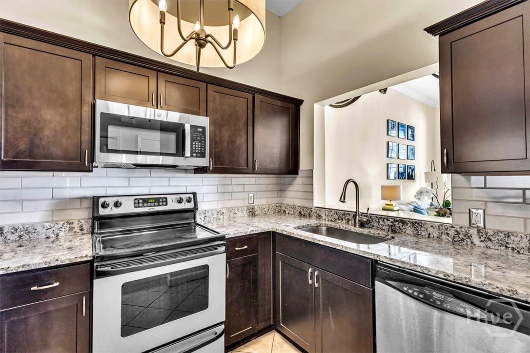 105 Whitaker Street 302