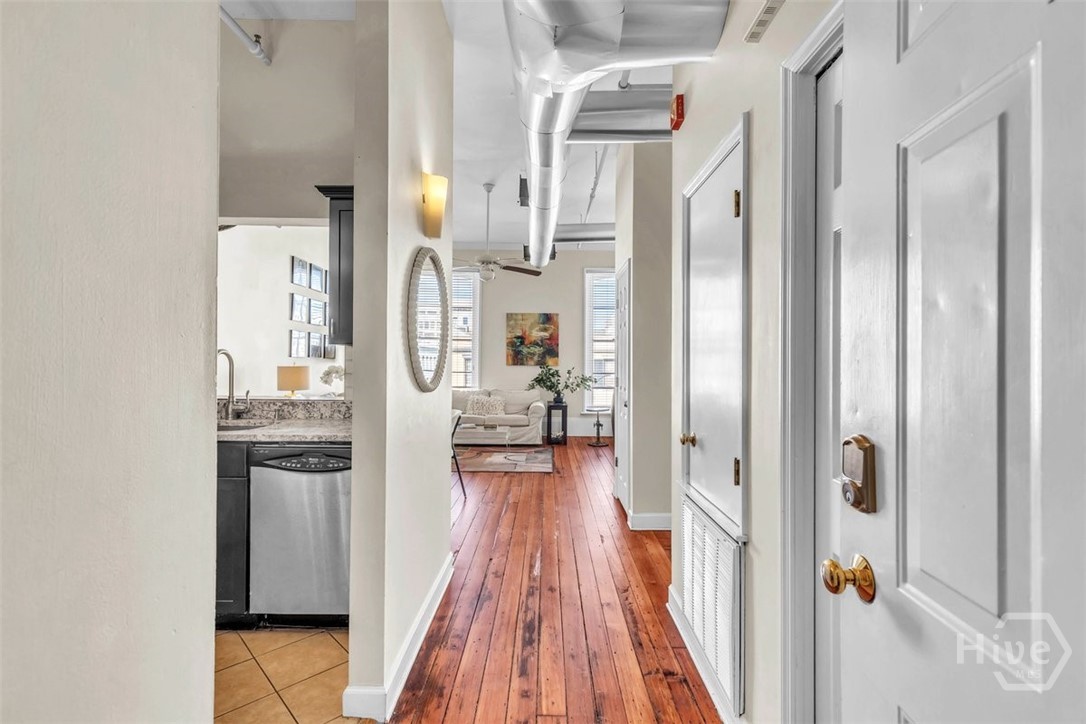 105 Whitaker Street 302