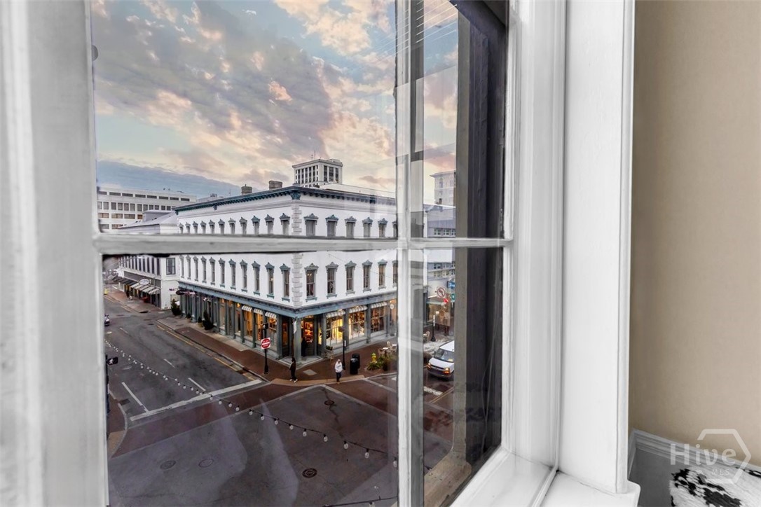 105 Whitaker Street 302