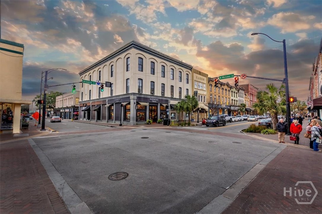 105 Whitaker Street 302