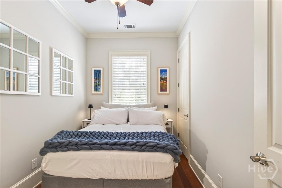 462 Montgomery