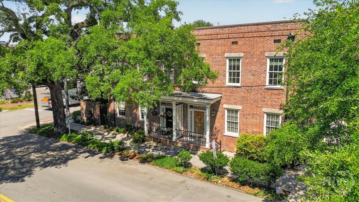 462 Montgomery