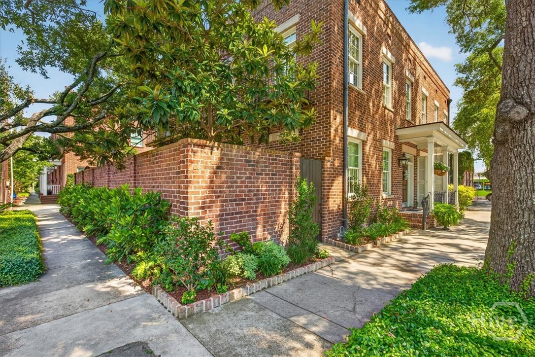 462 Montgomery