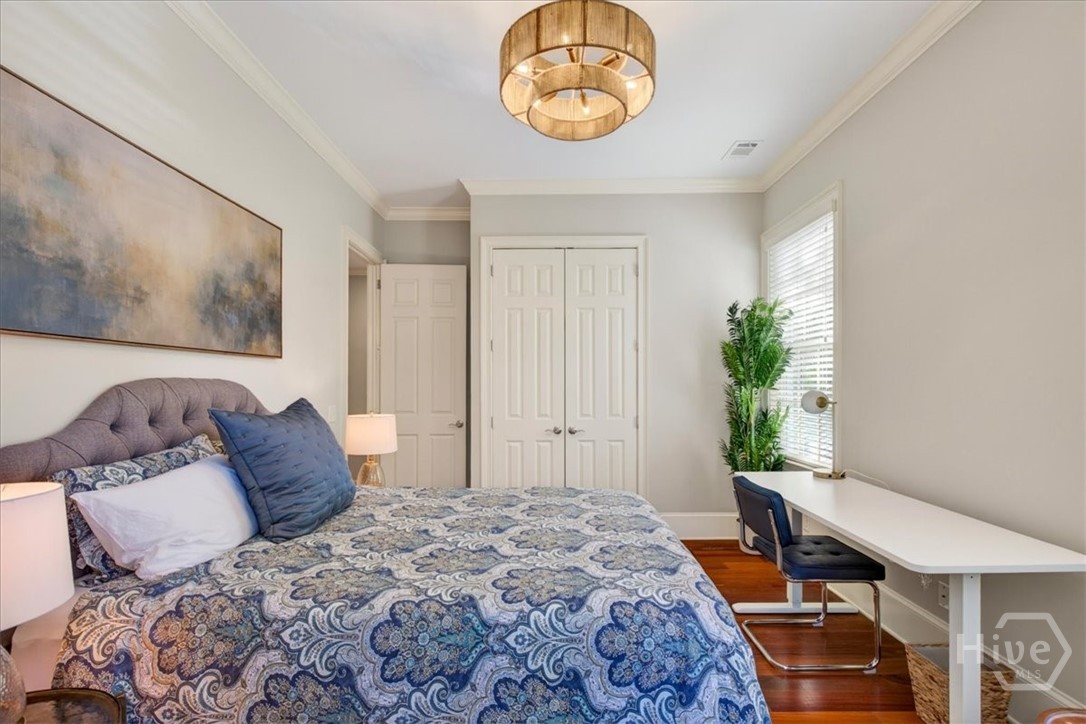 462 Montgomery