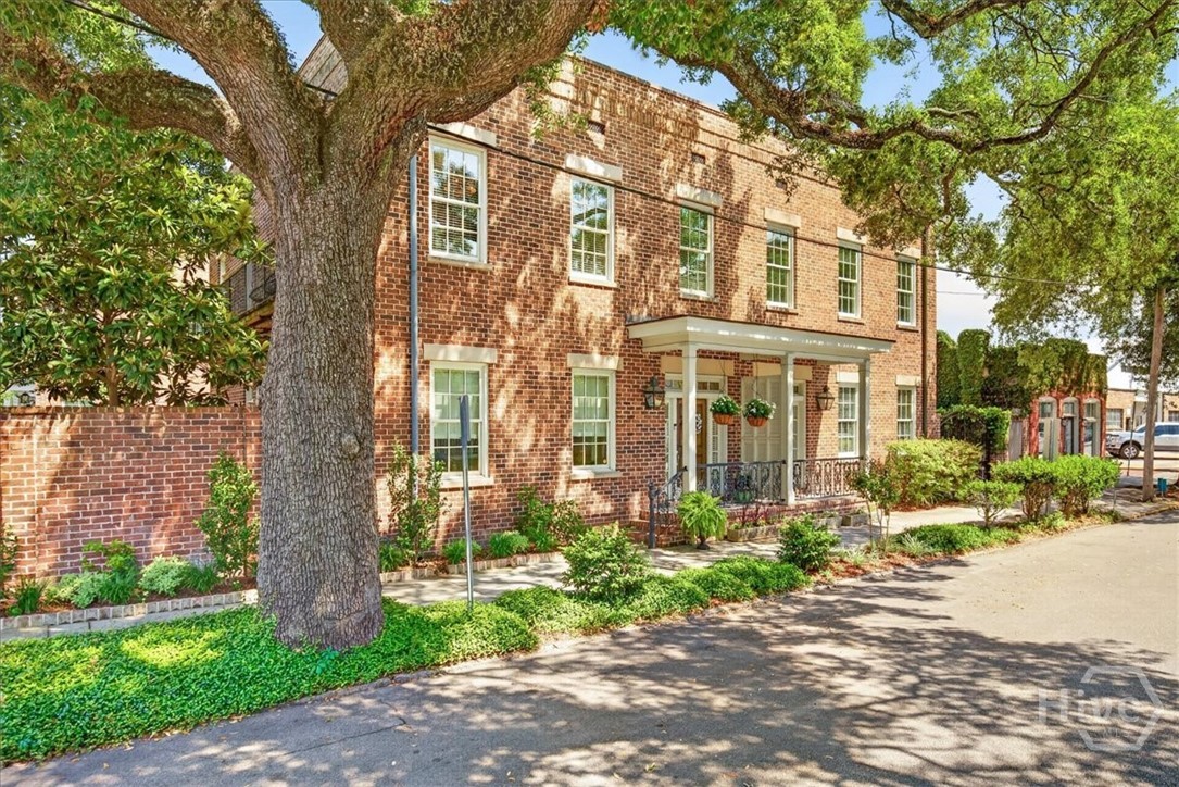 462 Montgomery