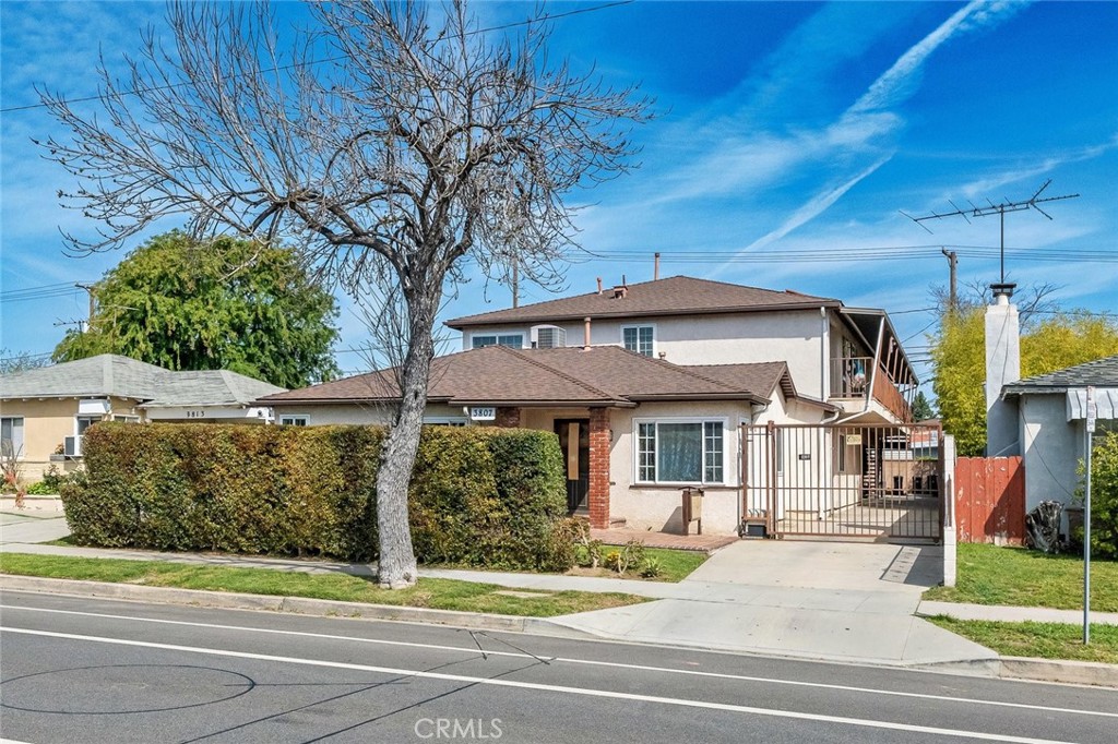 3807 W Victory Boulevard