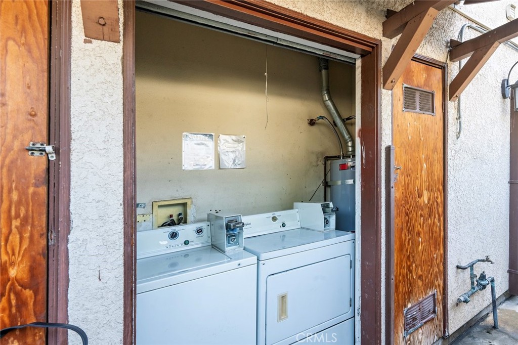 3807 W Victory Boulevard