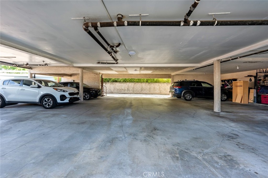 3807 W Victory Boulevard