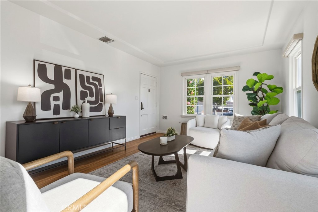 1025 N Screenland Drive