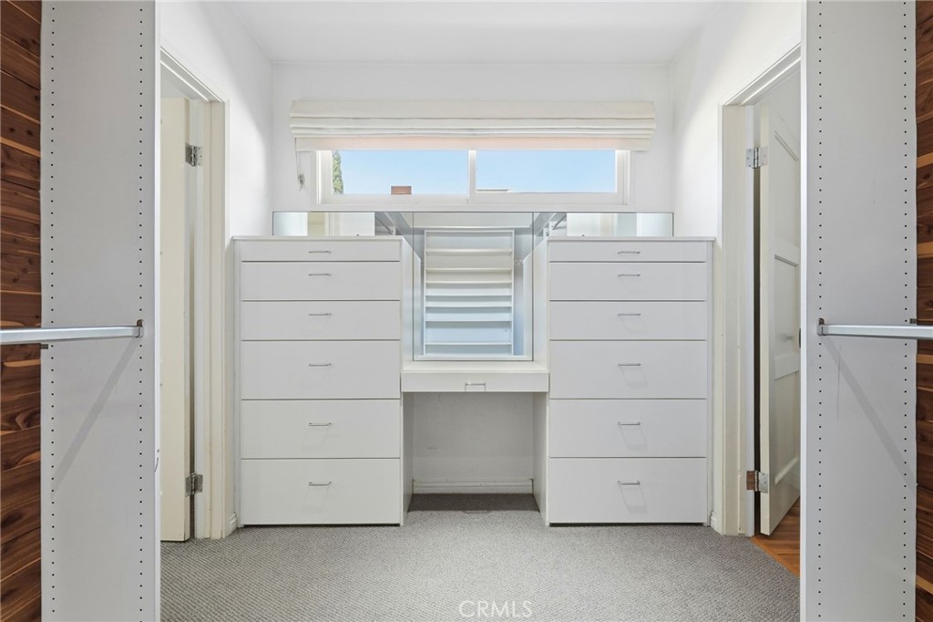 1025 N Screenland Drive