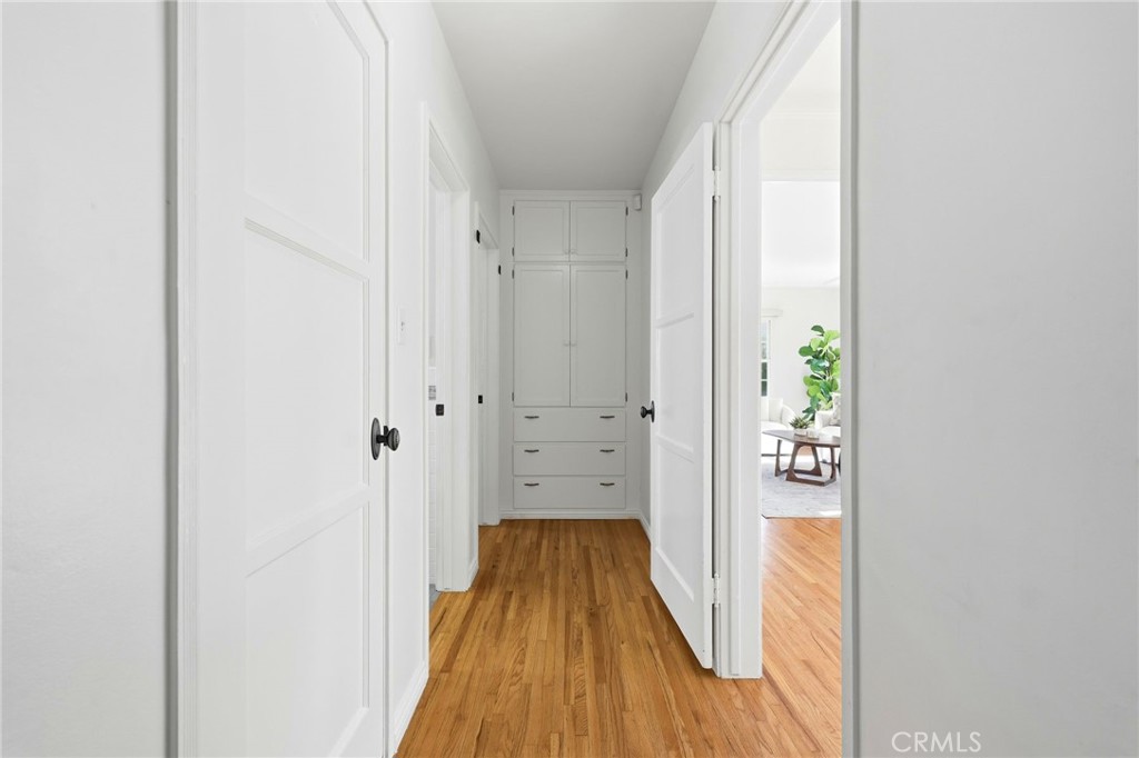 1025 N Screenland Drive