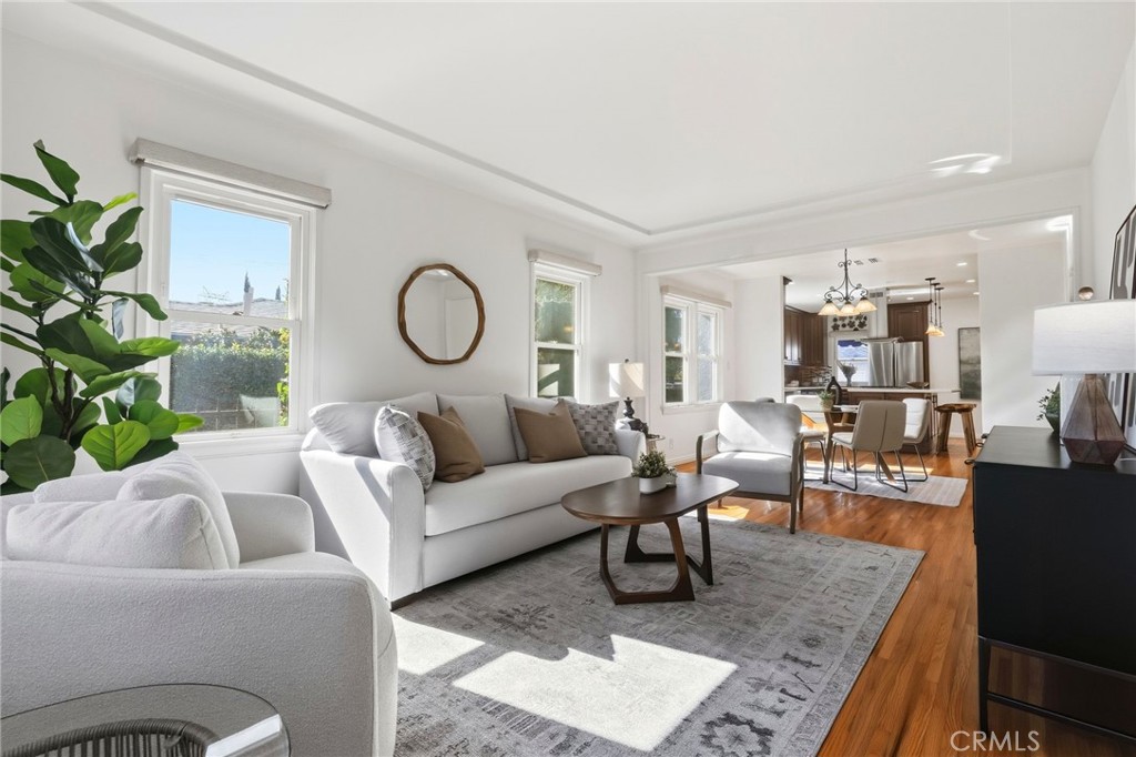 1025 N Screenland Drive