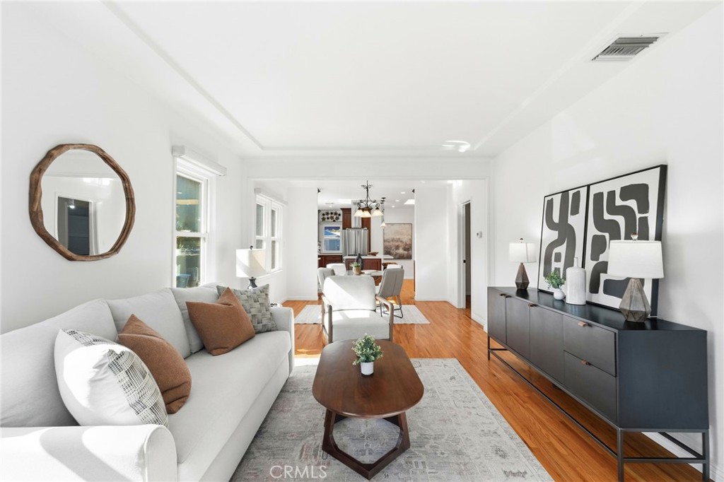 1025 N Screenland Drive