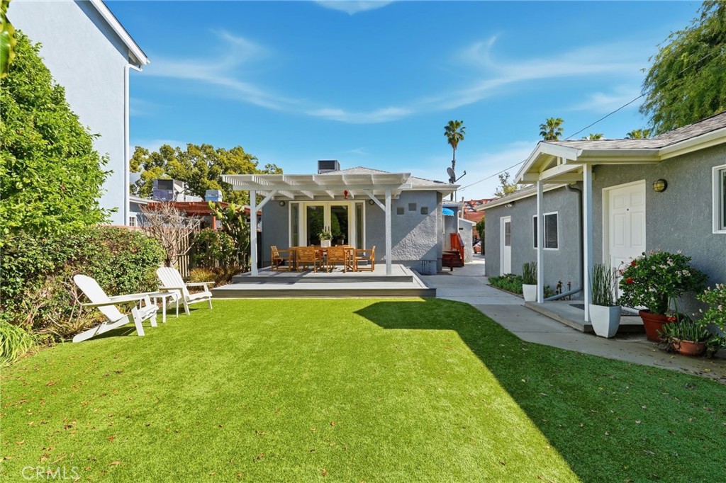 1025 N Screenland Drive