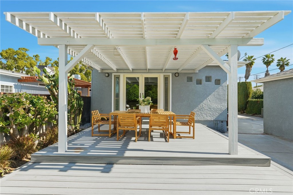 1025 N Screenland Drive