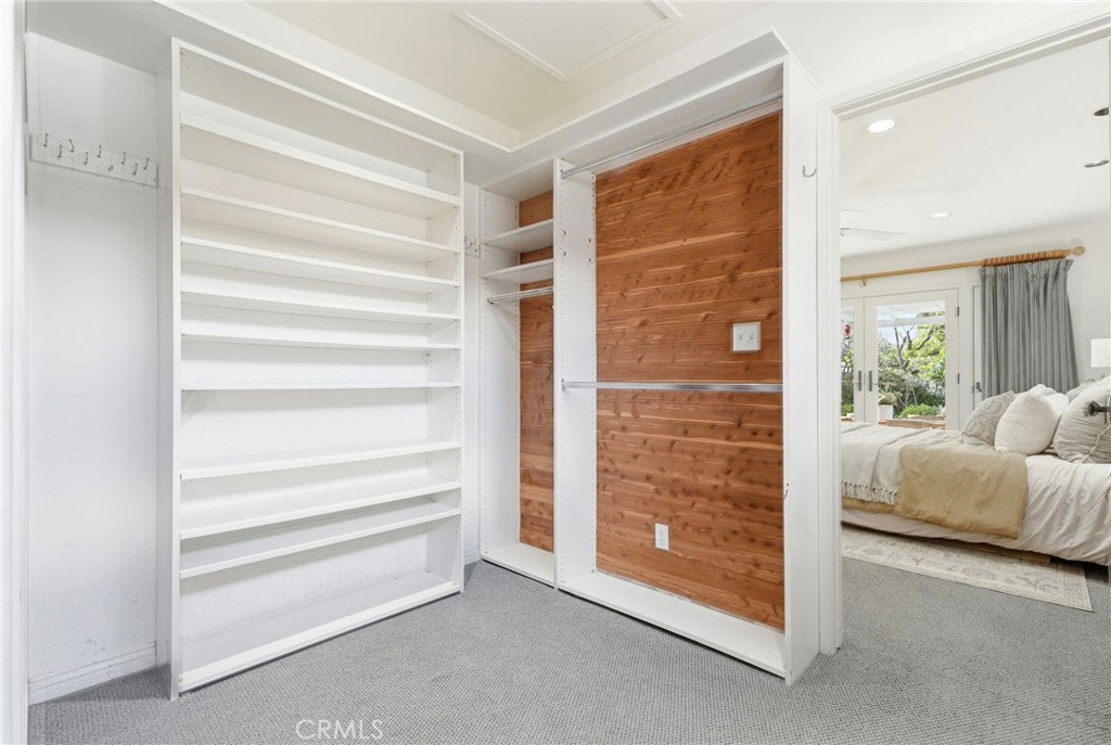 1025 N Screenland Drive