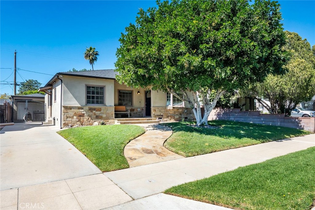 1641 N Catalina